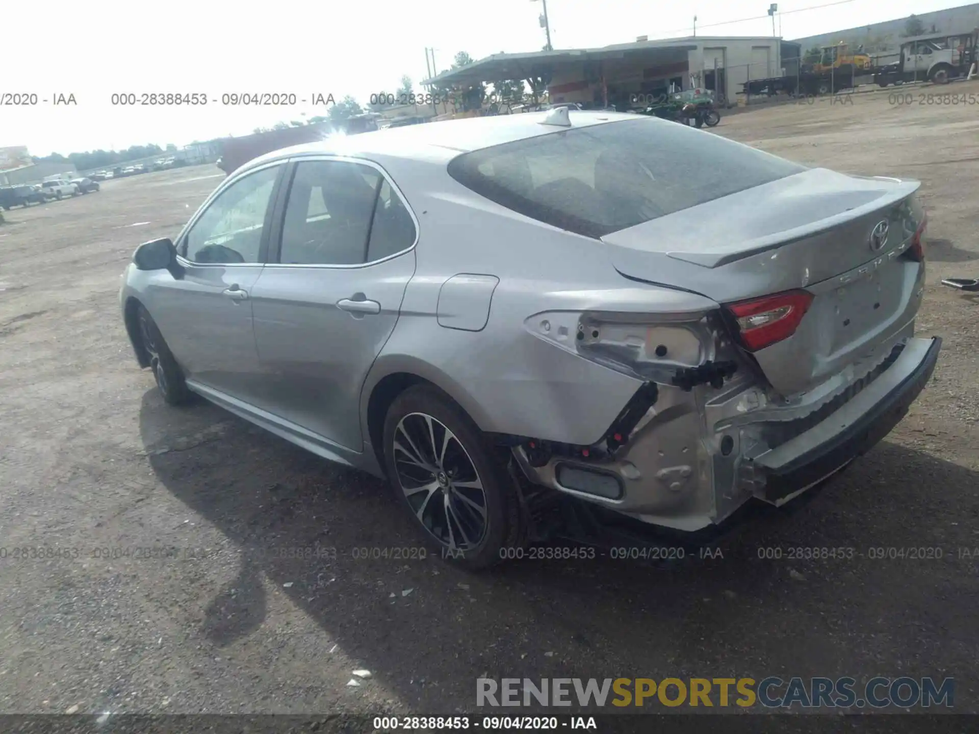 3 Photograph of a damaged car 4T1G11AK0LU922939 TOYOTA CAMRY 2020