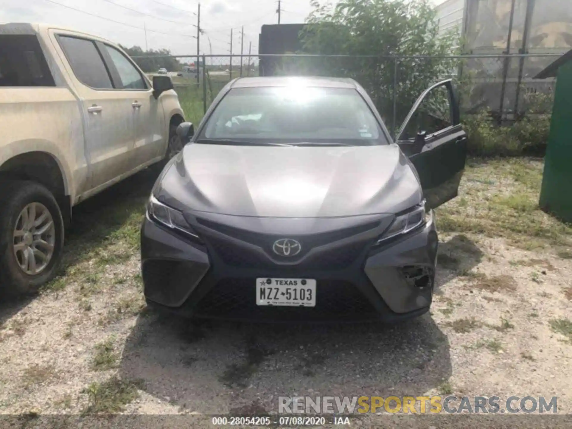 1 Photograph of a damaged car 4T1G11AK0LU927008 TOYOTA CAMRY 2020