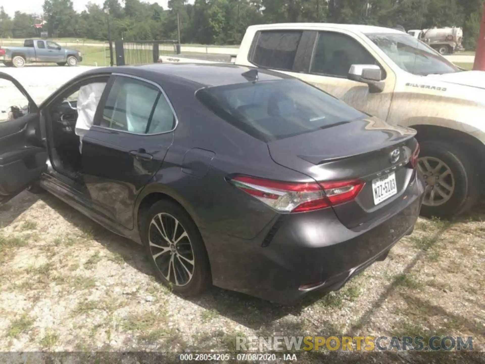 3 Photograph of a damaged car 4T1G11AK0LU927008 TOYOTA CAMRY 2020