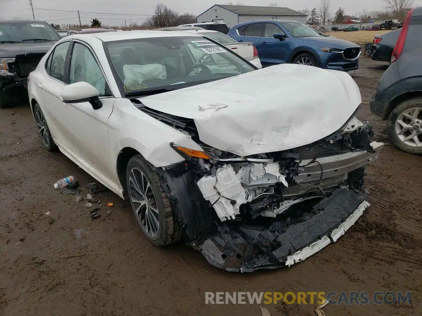 1 Photograph of a damaged car 4T1G11AK0LU927431 TOYOTA CAMRY 2020