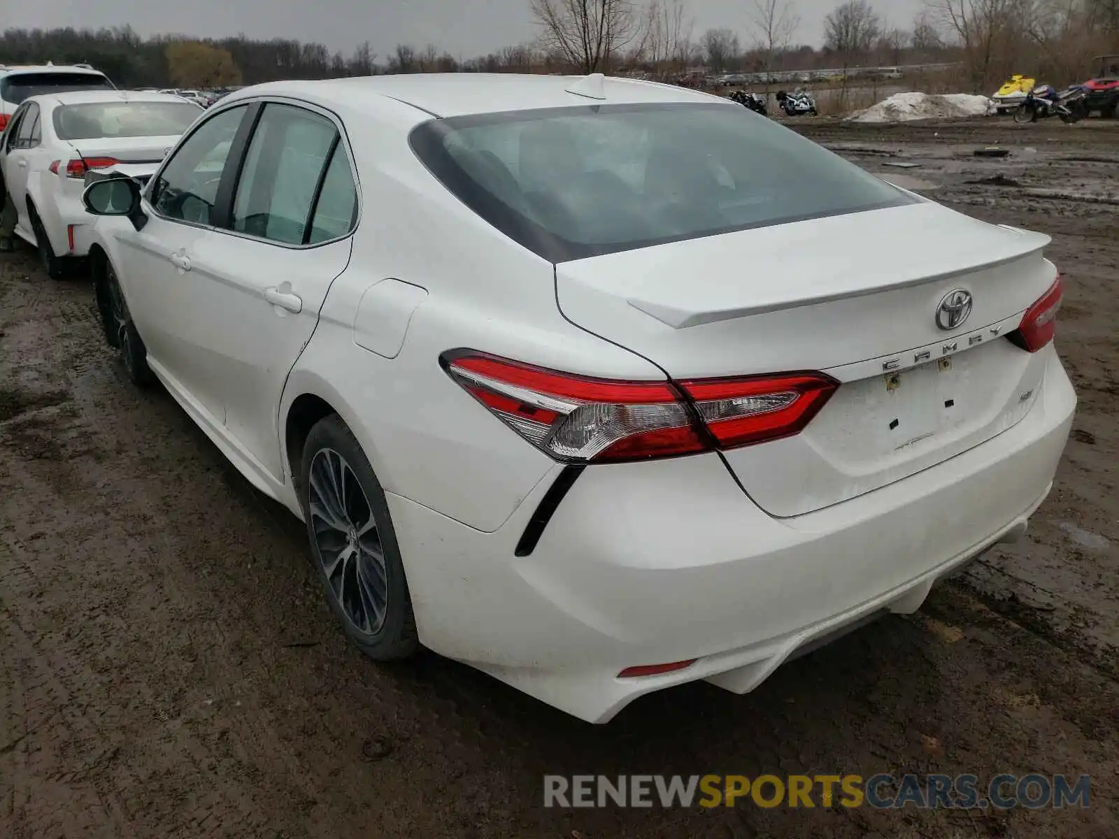 3 Photograph of a damaged car 4T1G11AK0LU927431 TOYOTA CAMRY 2020