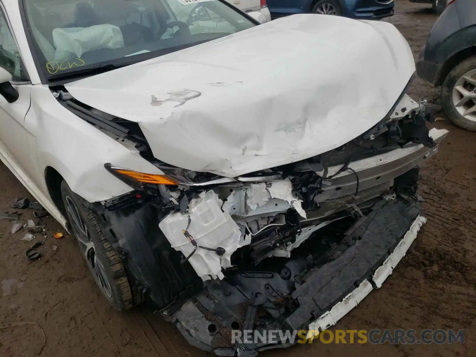 9 Photograph of a damaged car 4T1G11AK0LU927431 TOYOTA CAMRY 2020