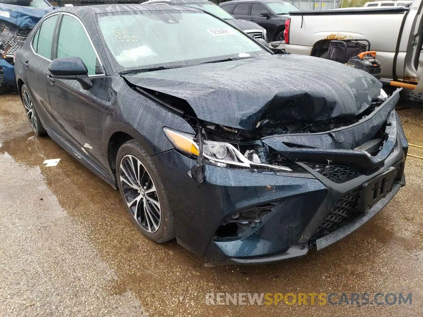 1 Photograph of a damaged car 4T1G11AK0LU929115 TOYOTA CAMRY 2020