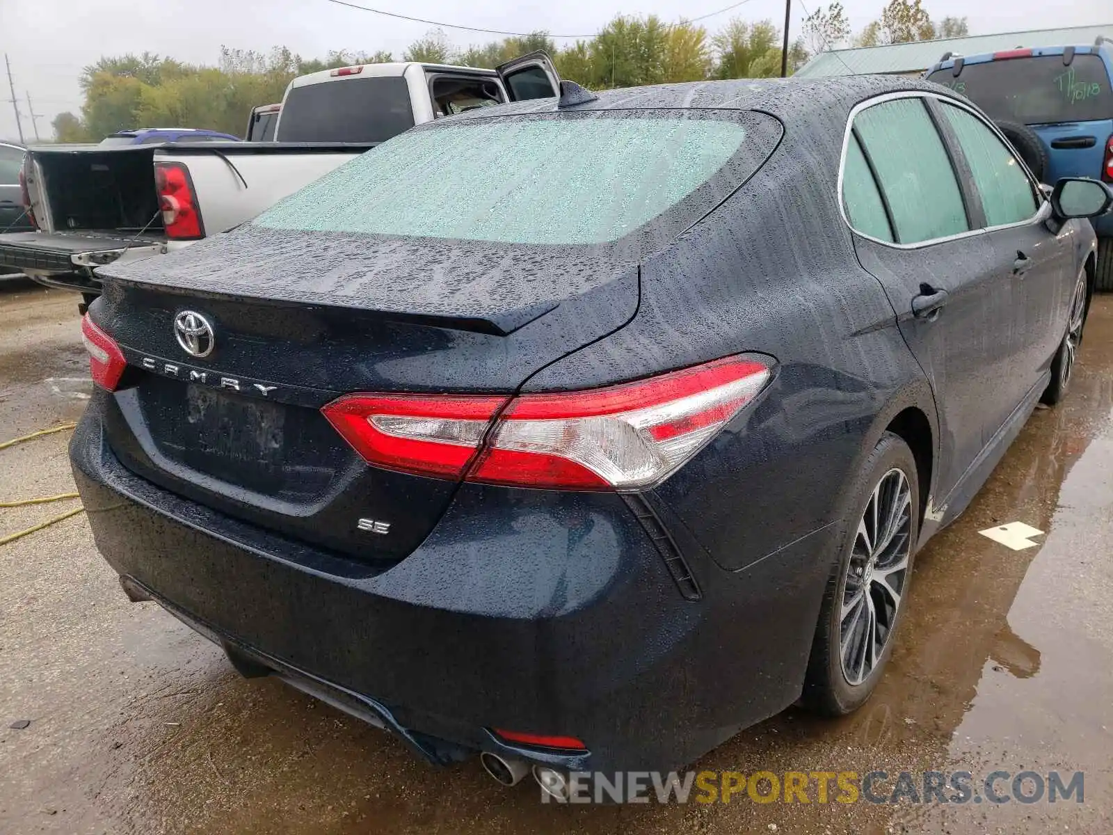 4 Photograph of a damaged car 4T1G11AK0LU929115 TOYOTA CAMRY 2020