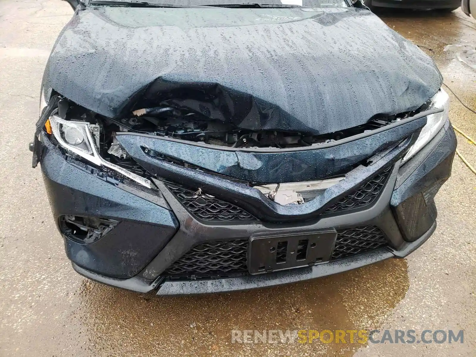 9 Photograph of a damaged car 4T1G11AK0LU929115 TOYOTA CAMRY 2020