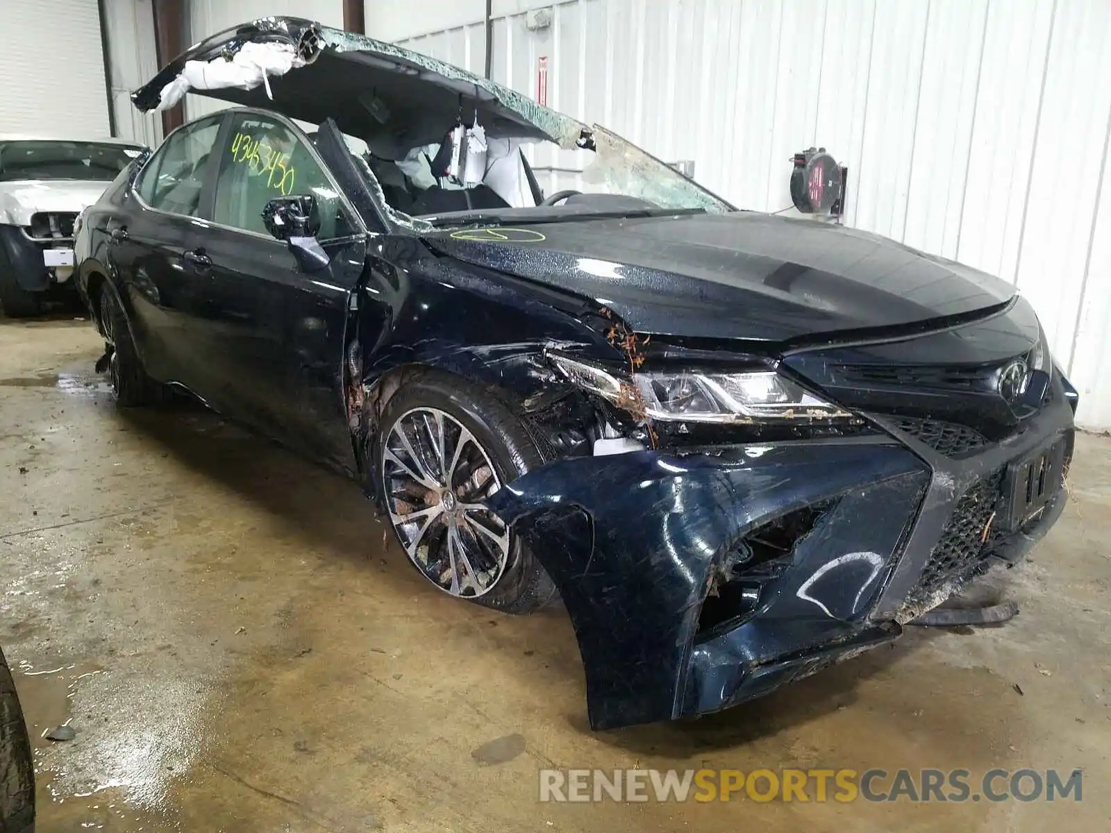 1 Photograph of a damaged car 4T1G11AK0LU929292 TOYOTA CAMRY 2020