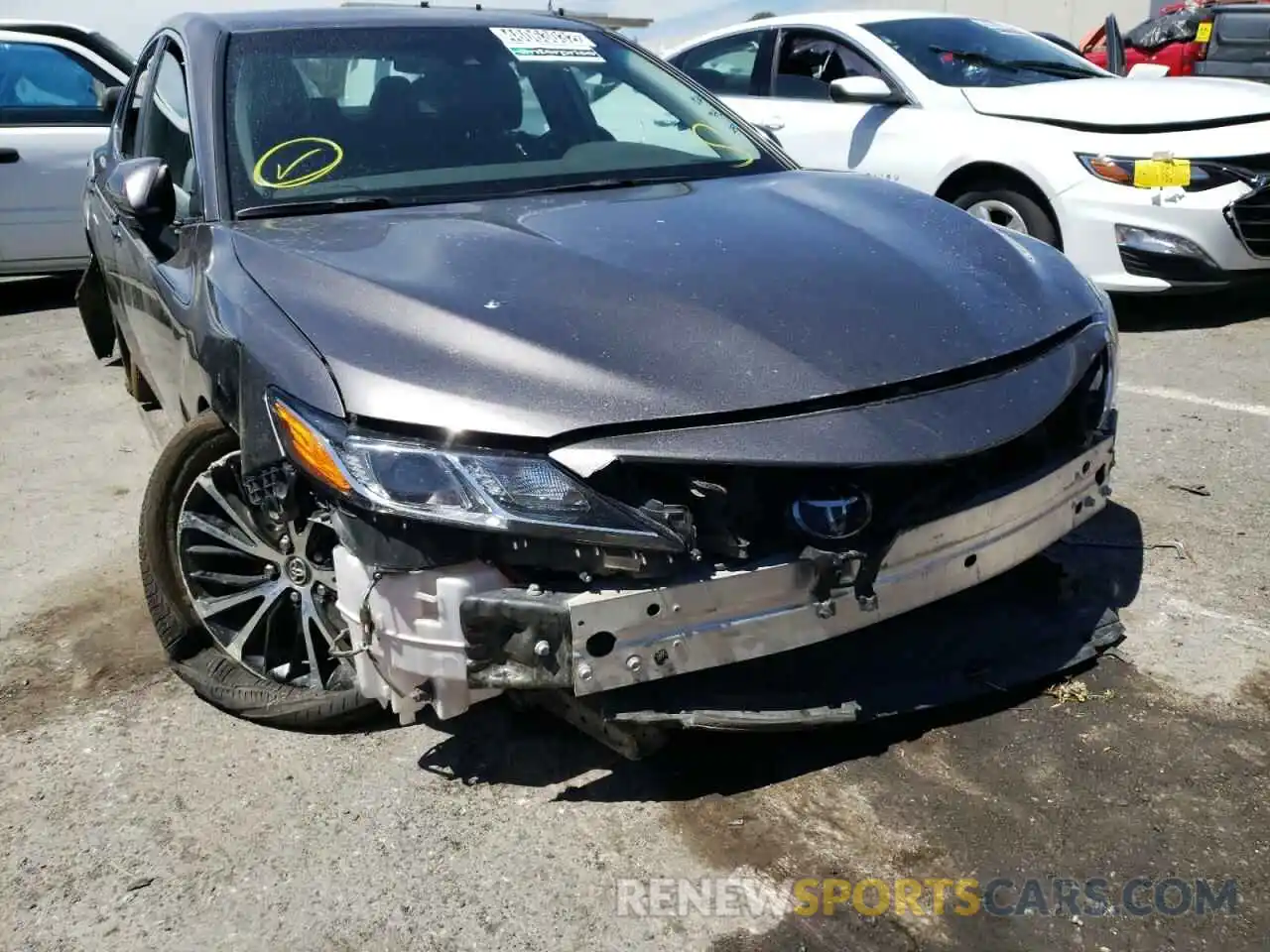 9 Photograph of a damaged car 4T1G11AK0LU929664 TOYOTA CAMRY 2020