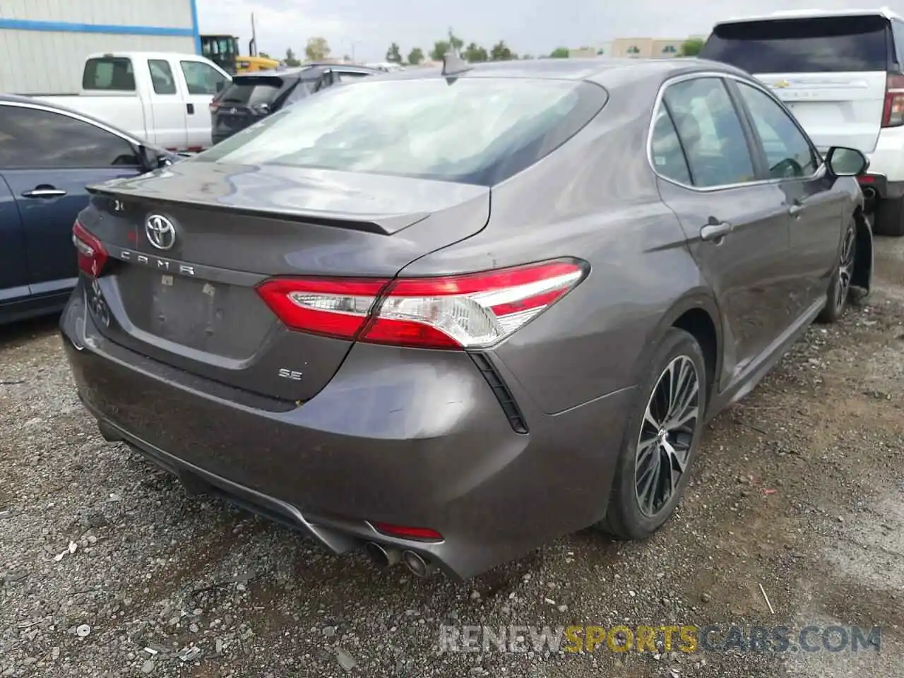 4 Photograph of a damaged car 4T1G11AK0LU930457 TOYOTA CAMRY 2020