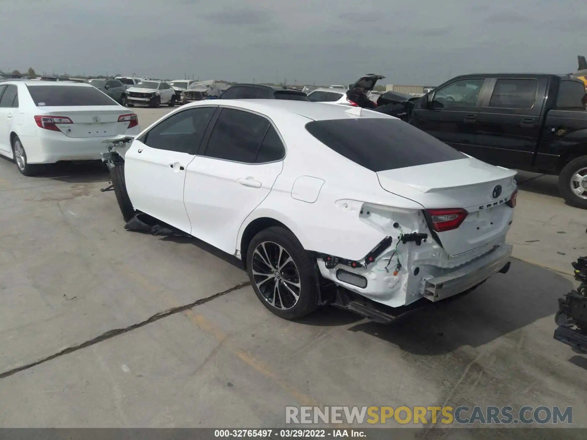 3 Photograph of a damaged car 4T1G11AK0LU933231 TOYOTA CAMRY 2020