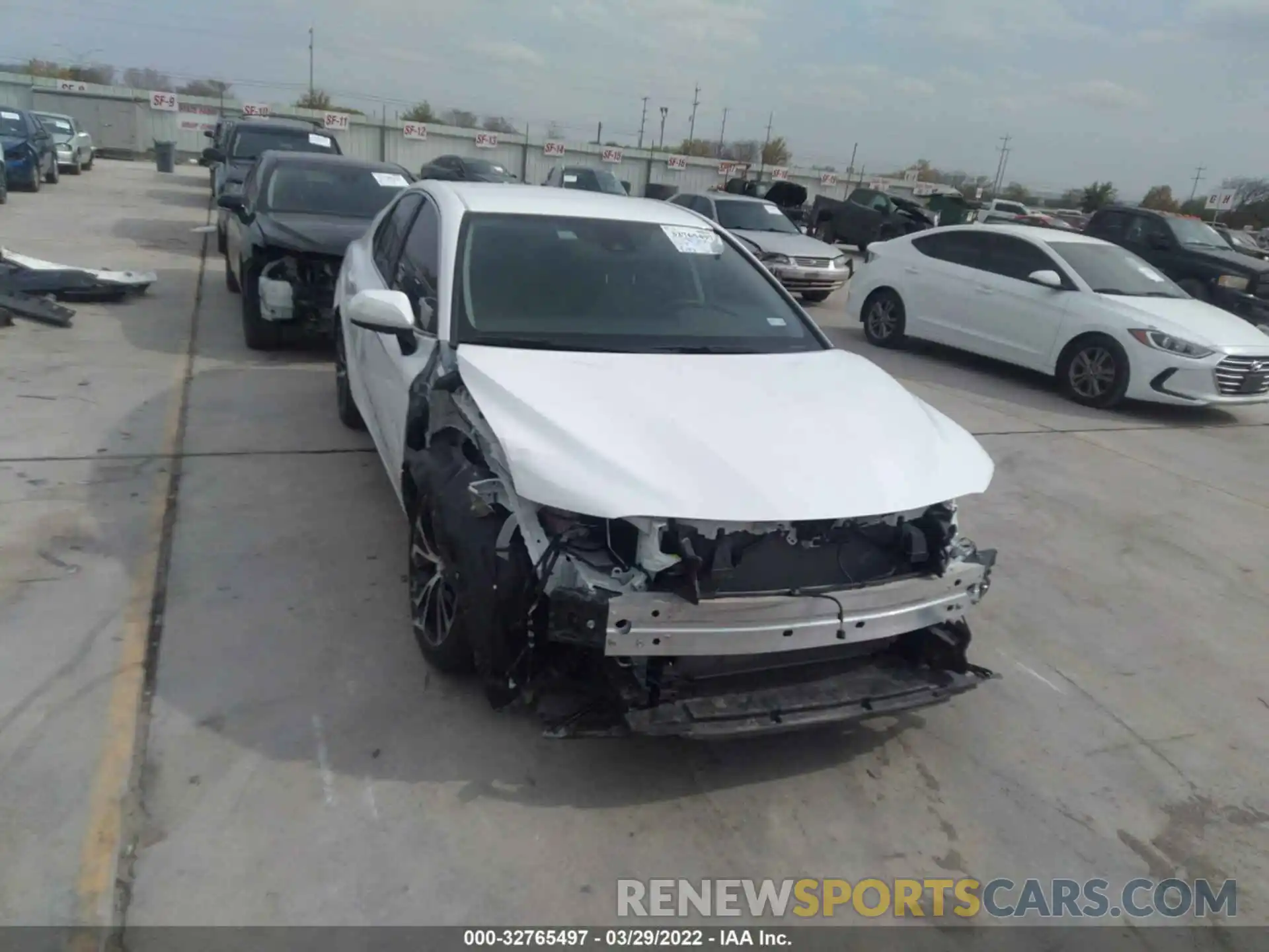 6 Photograph of a damaged car 4T1G11AK0LU933231 TOYOTA CAMRY 2020