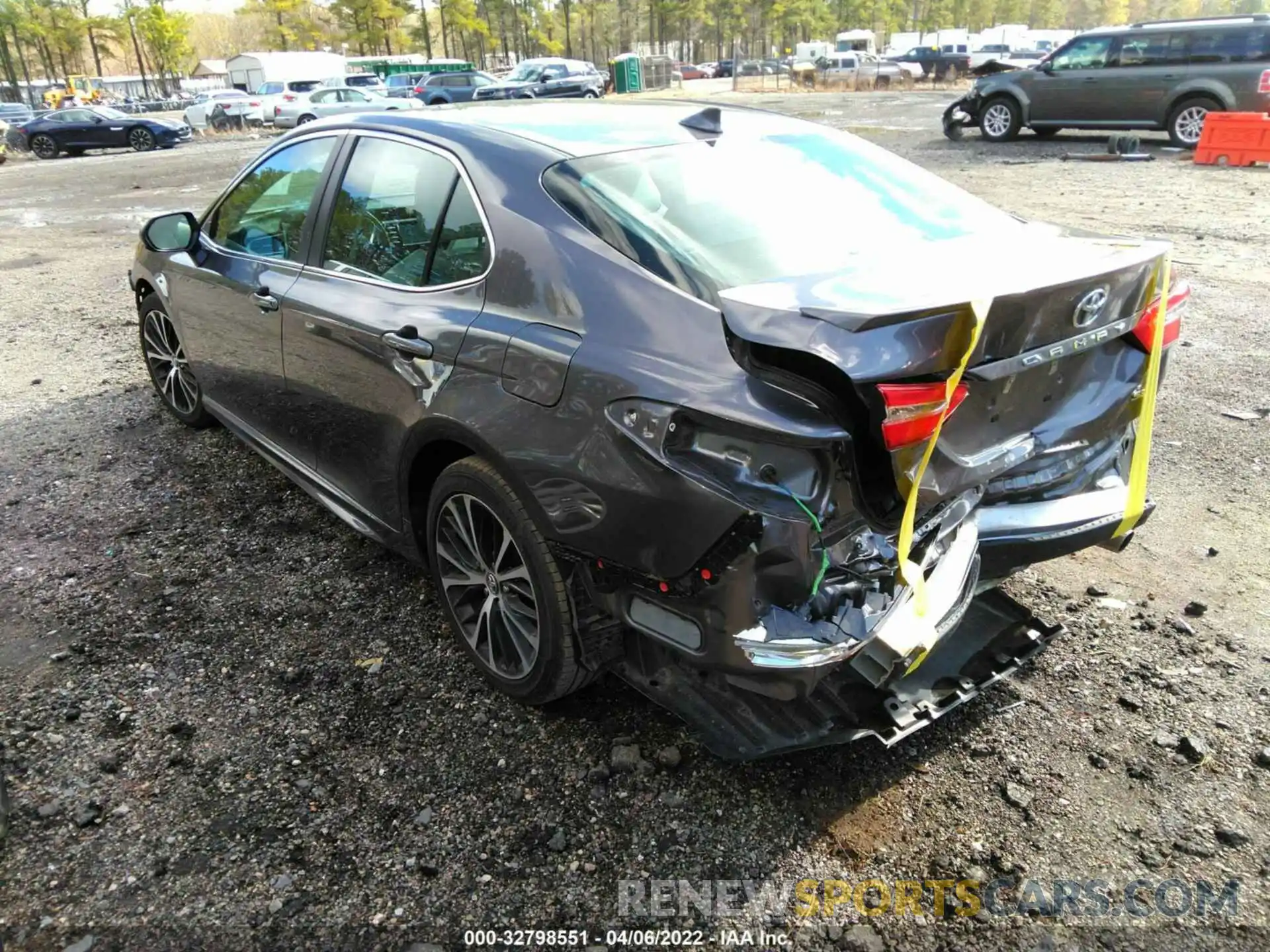 3 Photograph of a damaged car 4T1G11AK0LU934637 TOYOTA CAMRY 2020