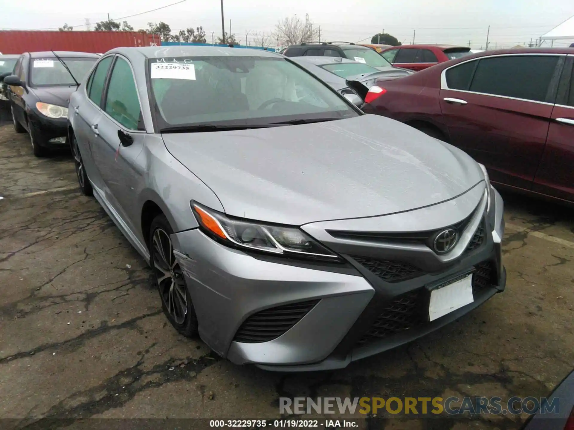 1 Photograph of a damaged car 4T1G11AK0LU935142 TOYOTA CAMRY 2020