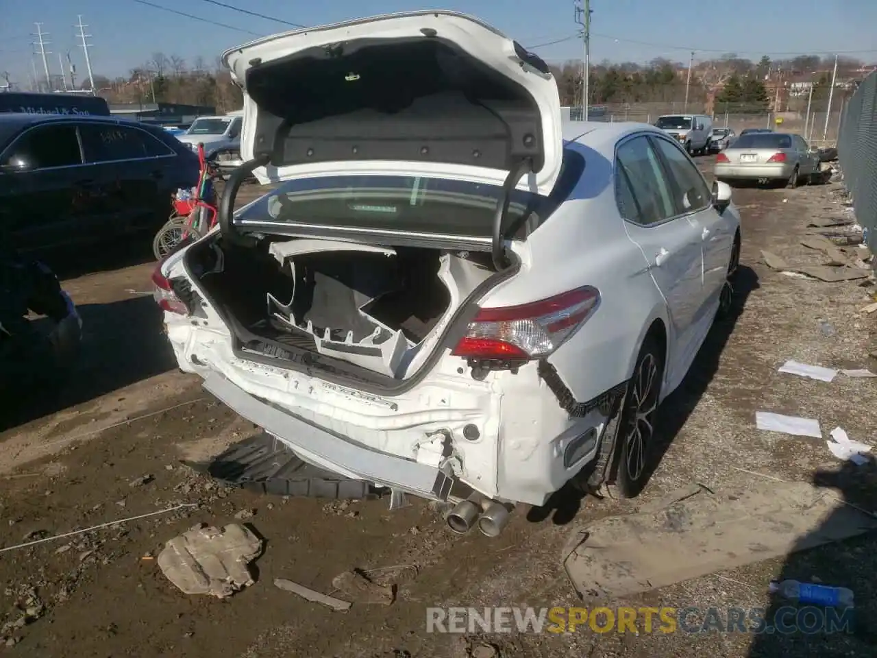 4 Photograph of a damaged car 4T1G11AK0LU937795 TOYOTA CAMRY 2020