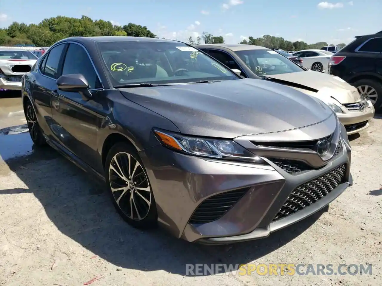 1 Photograph of a damaged car 4T1G11AK0LU938333 TOYOTA CAMRY 2020