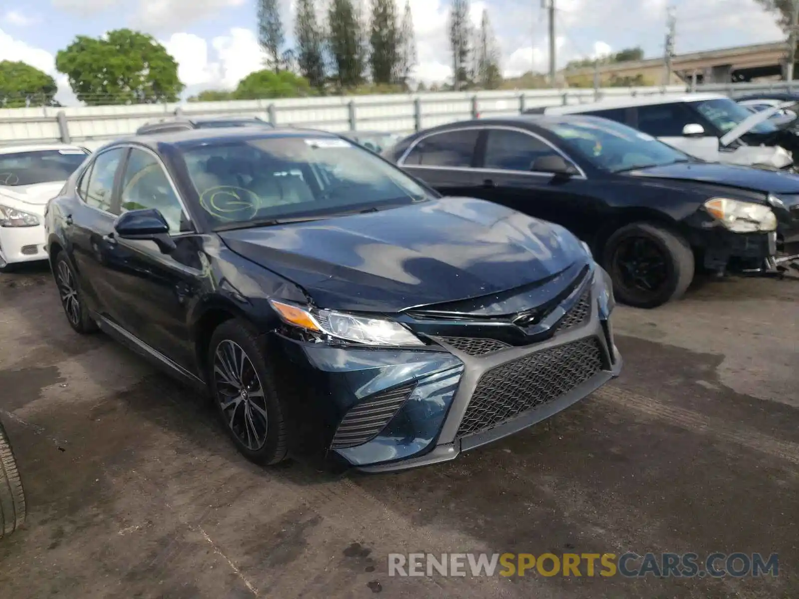 1 Photograph of a damaged car 4T1G11AK0LU939319 TOYOTA CAMRY 2020