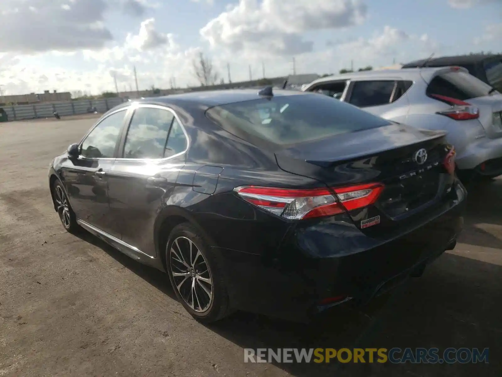 3 Photograph of a damaged car 4T1G11AK0LU939319 TOYOTA CAMRY 2020