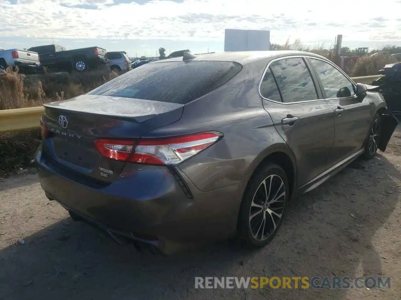 4 Photograph of a damaged car 4T1G11AK0LU941300 TOYOTA CAMRY 2020