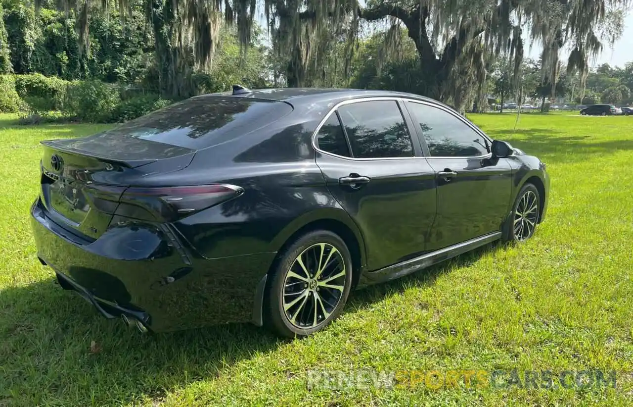 4 Photograph of a damaged car 4T1G11AK0LU948263 TOYOTA CAMRY 2020