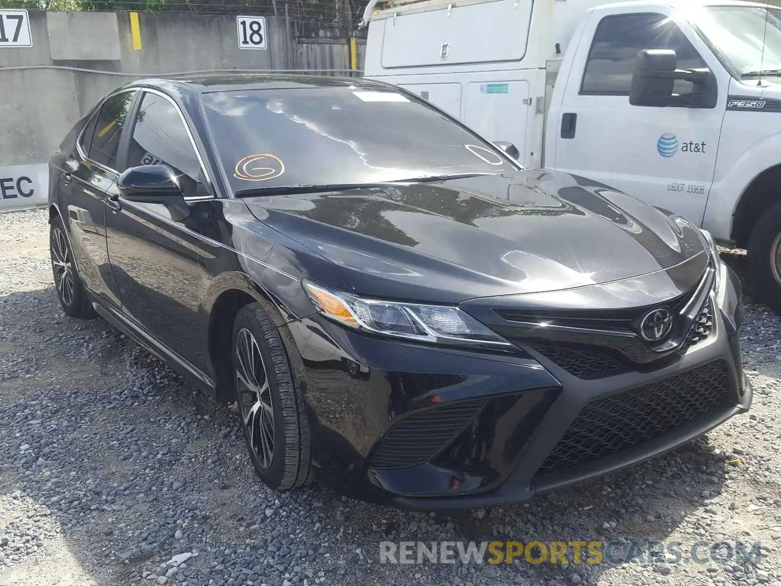 1 Photograph of a damaged car 4T1G11AK0LU949476 TOYOTA CAMRY 2020