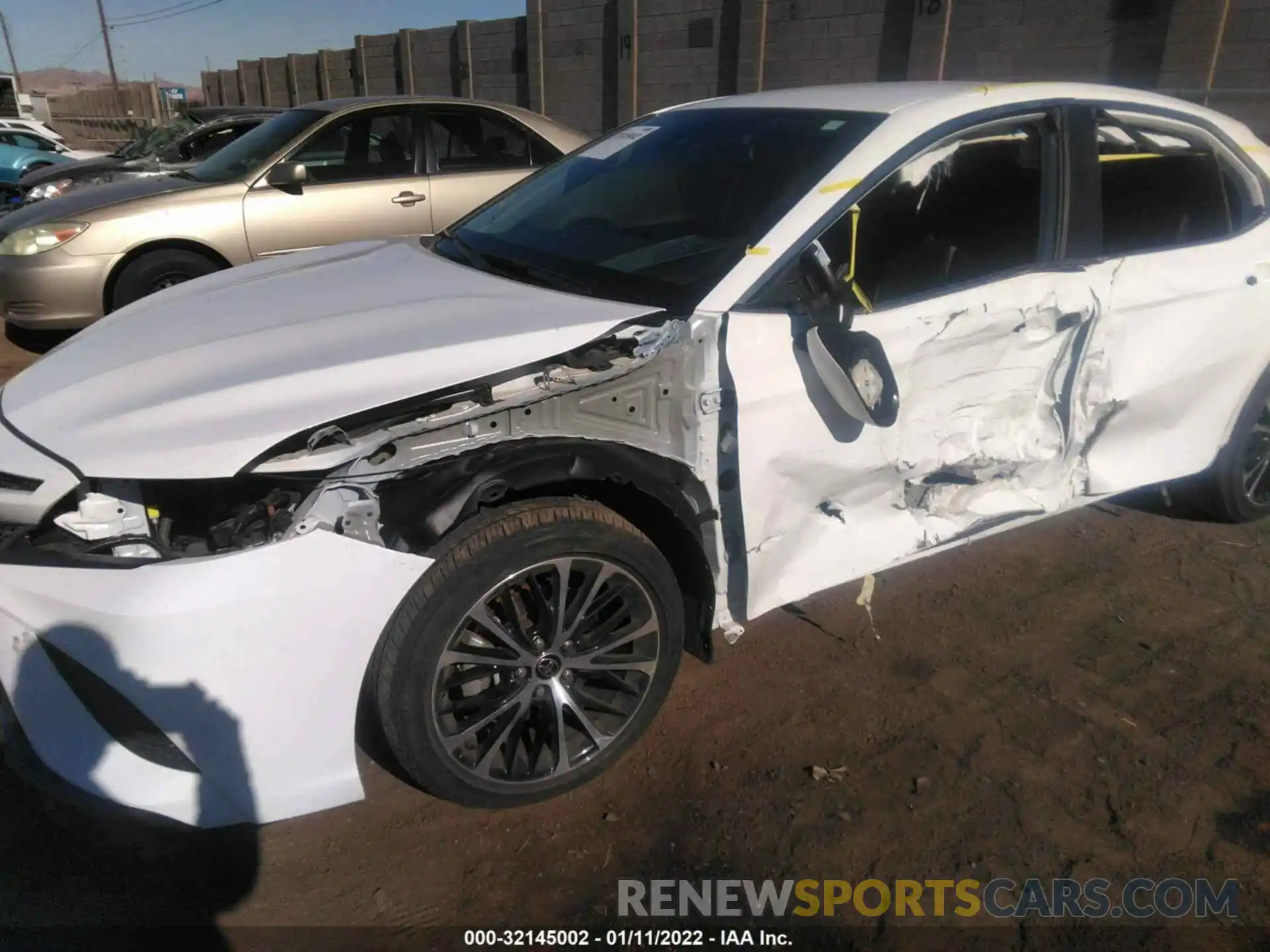 6 Photograph of a damaged car 4T1G11AK0LU951504 TOYOTA CAMRY 2020