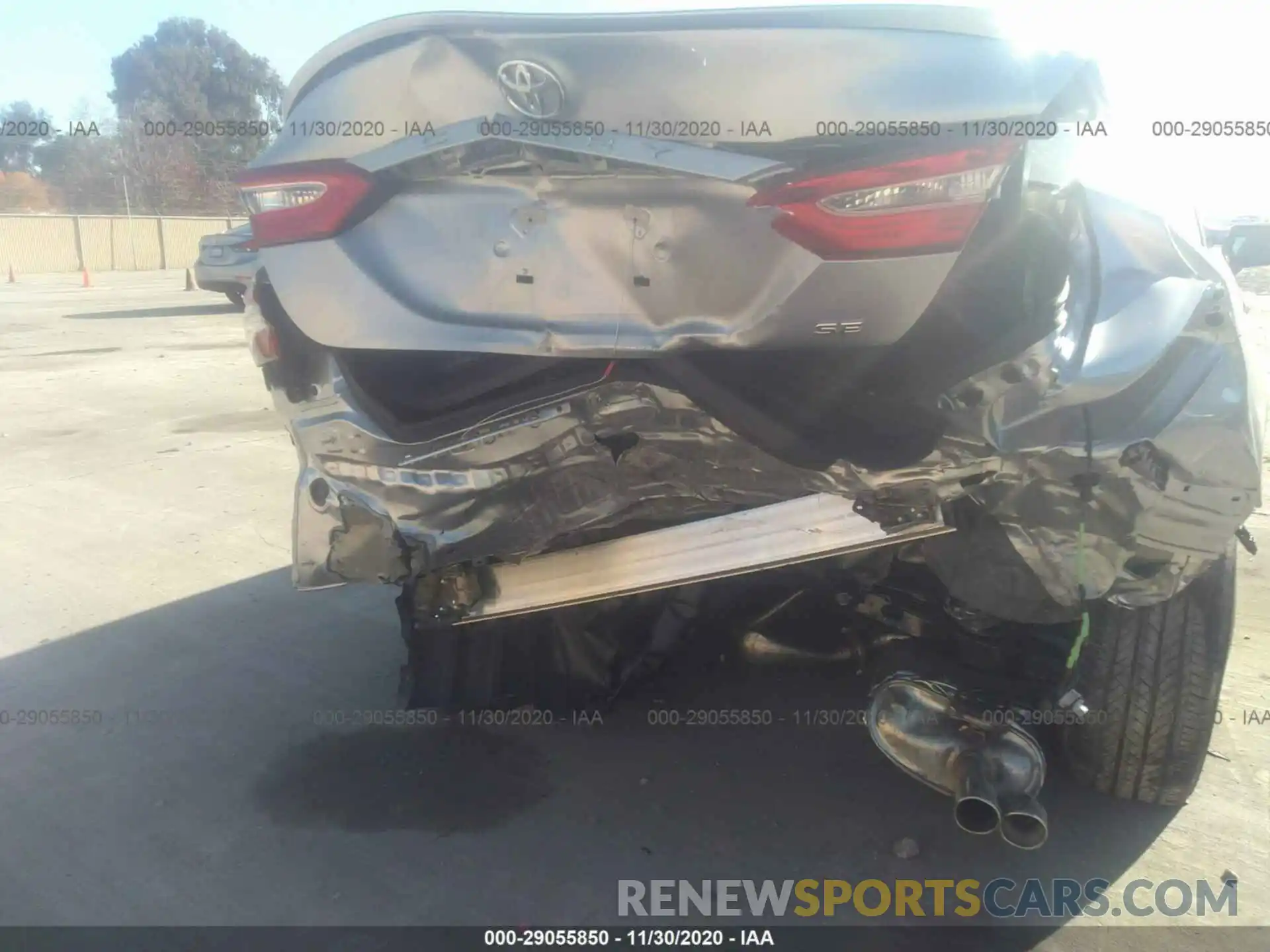 6 Photograph of a damaged car 4T1G11AK0LU951941 TOYOTA CAMRY 2020