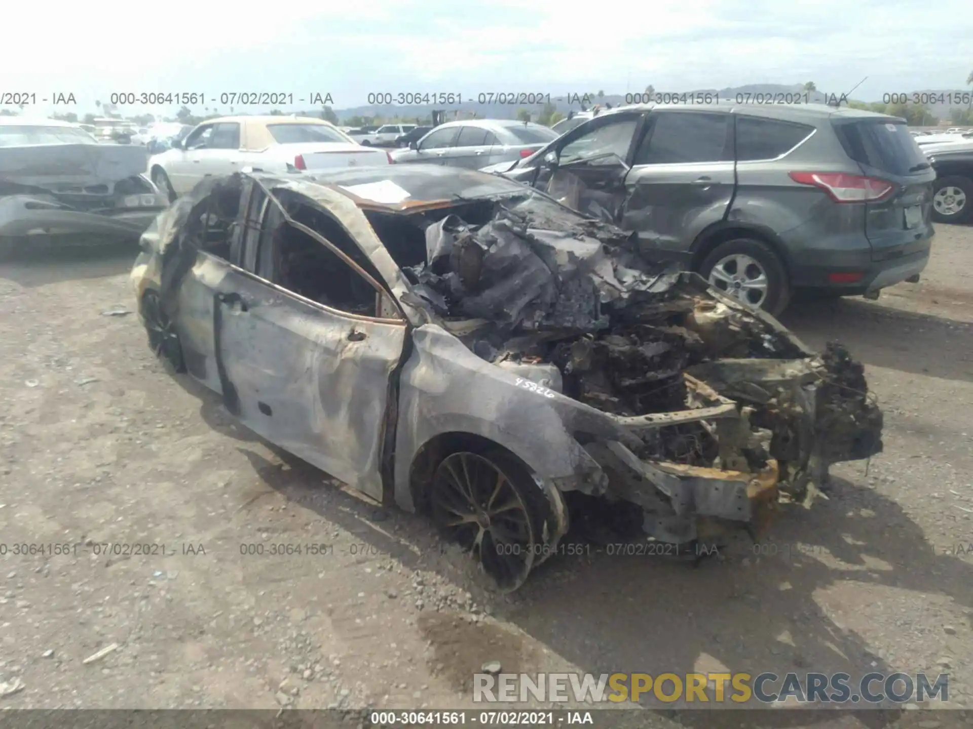 1 Photograph of a damaged car 4T1G11AK0LU954080 TOYOTA CAMRY 2020