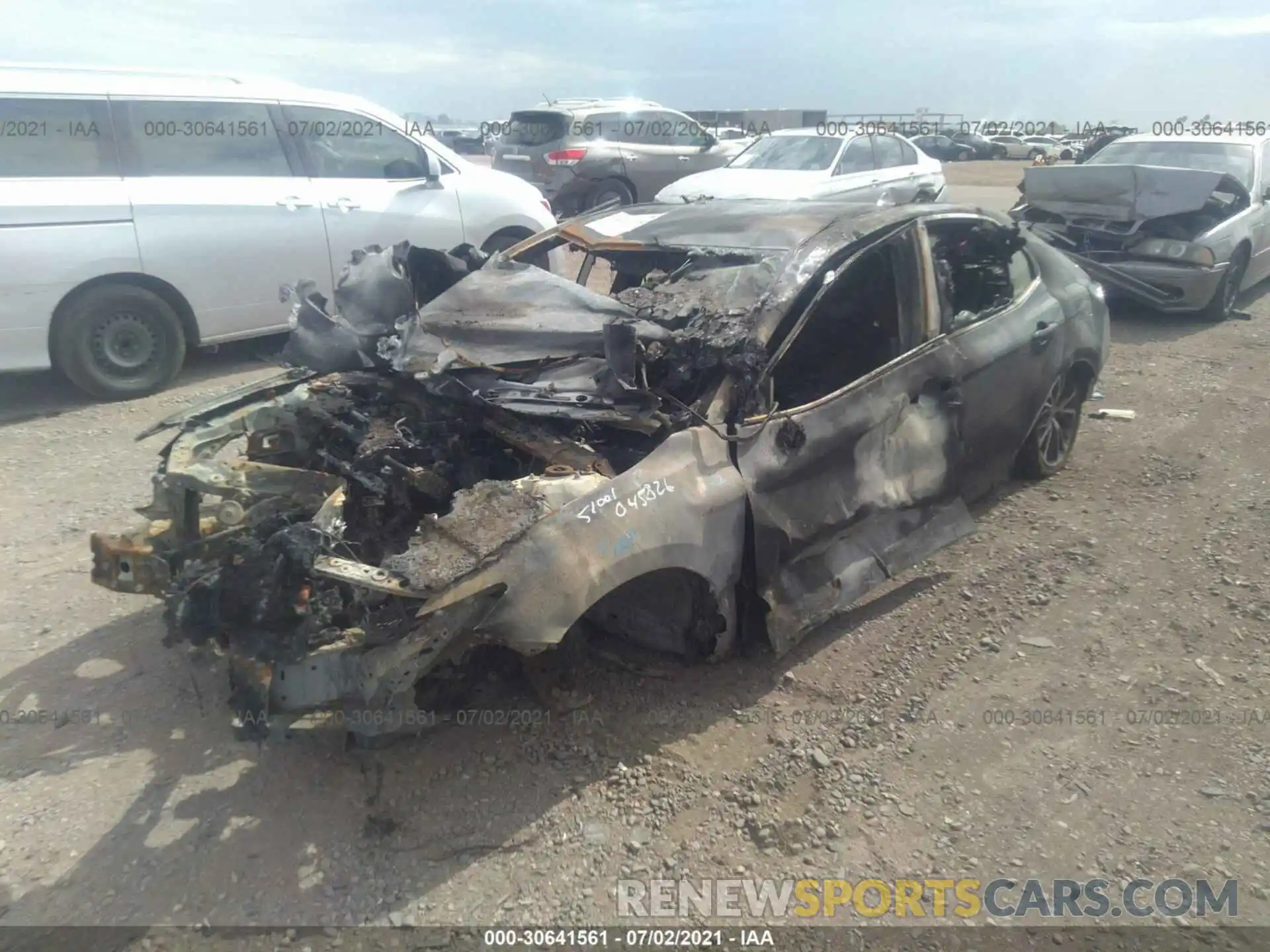 2 Photograph of a damaged car 4T1G11AK0LU954080 TOYOTA CAMRY 2020