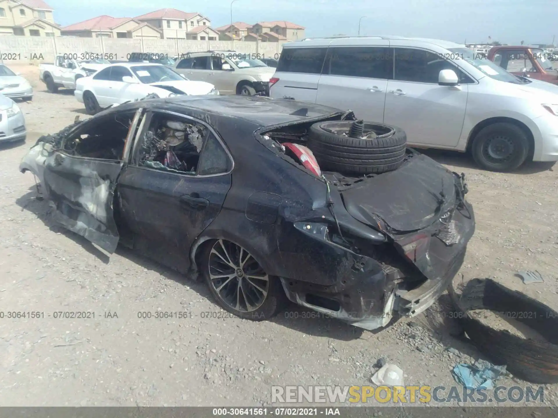 3 Photograph of a damaged car 4T1G11AK0LU954080 TOYOTA CAMRY 2020