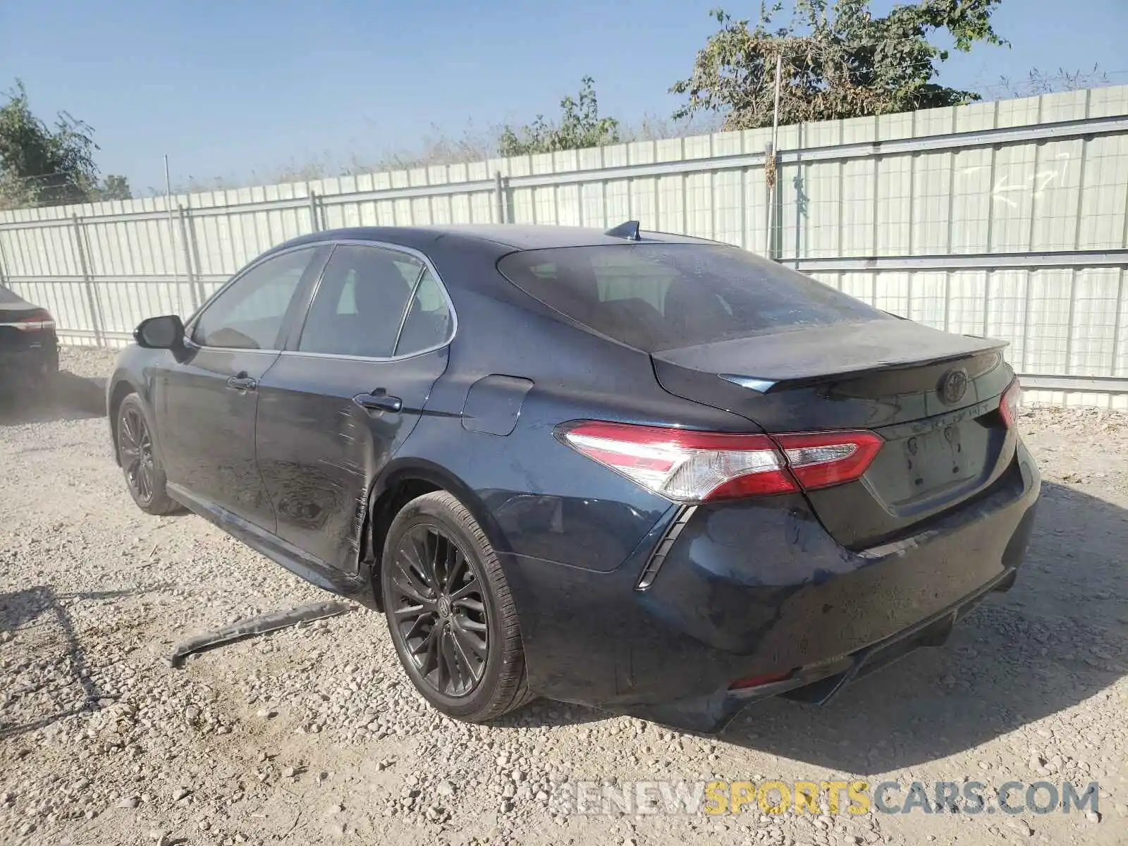 3 Фотография поврежденного автомобиля 4T1G11AK0LU954774 TOYOTA CAMRY 2020