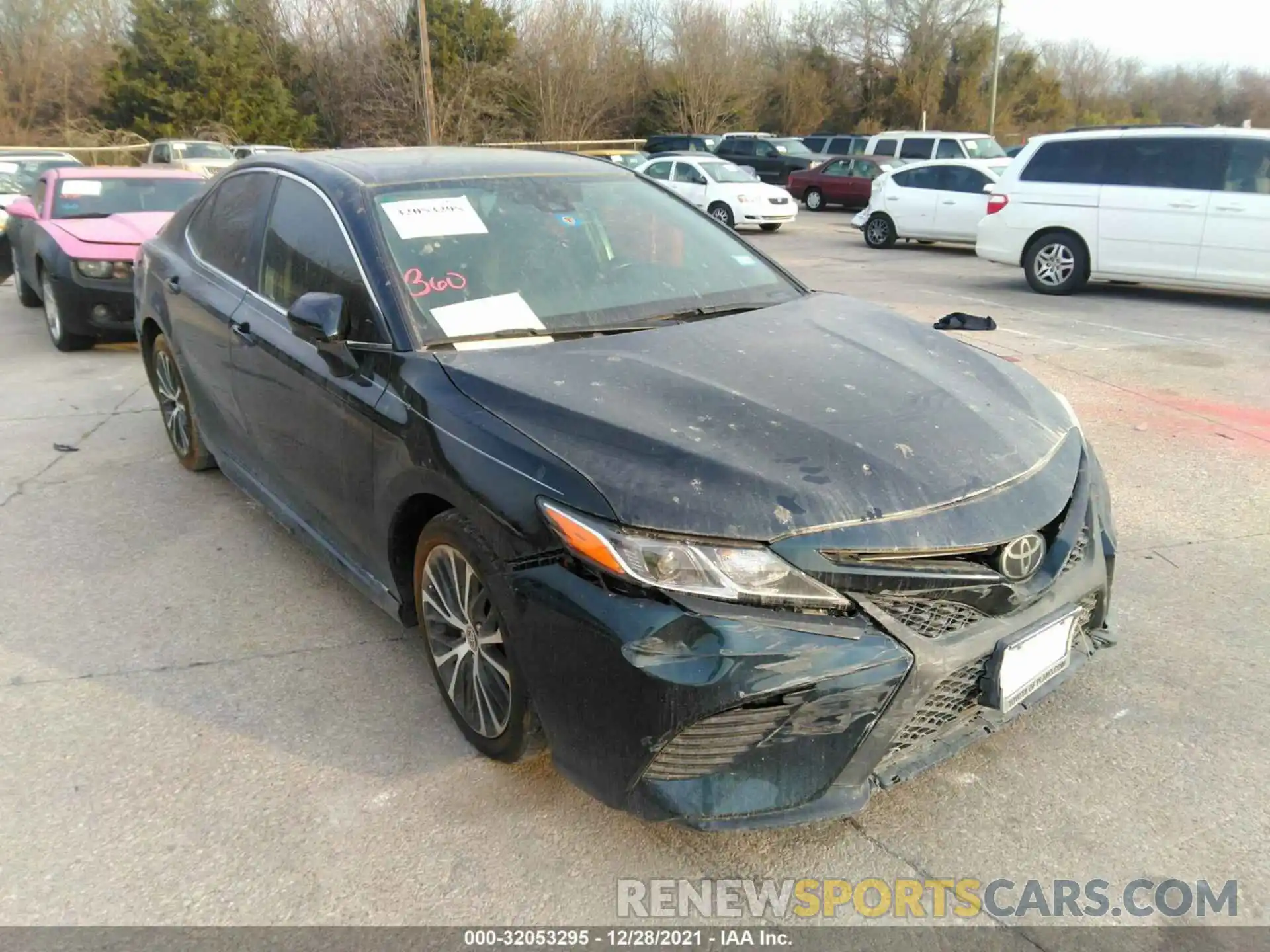 1 Photograph of a damaged car 4T1G11AK0LU955746 TOYOTA CAMRY 2020