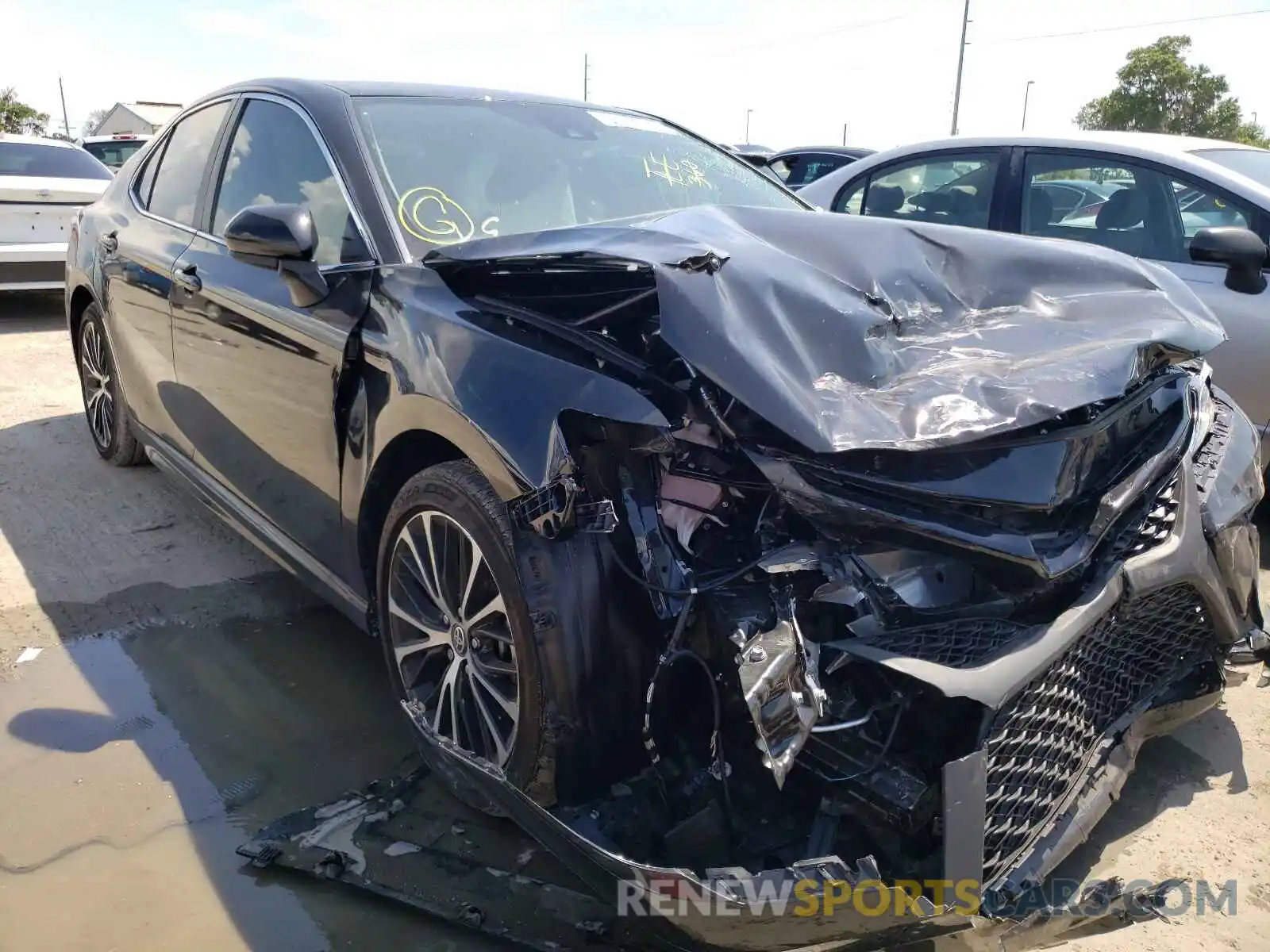 1 Photograph of a damaged car 4T1G11AK0LU959263 TOYOTA CAMRY 2020