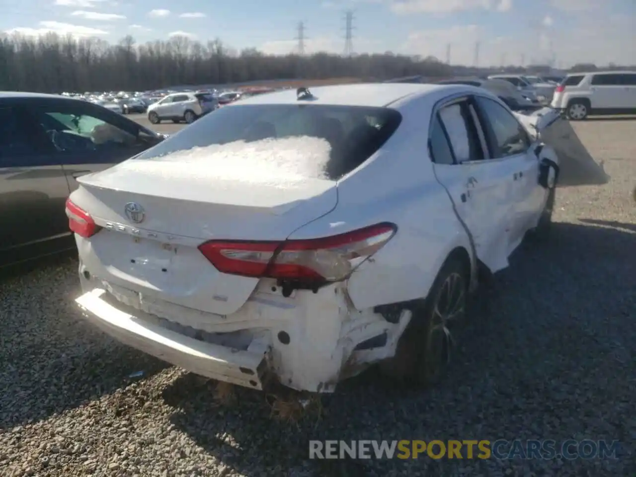 4 Photograph of a damaged car 4T1G11AK0LU972255 TOYOTA CAMRY 2020