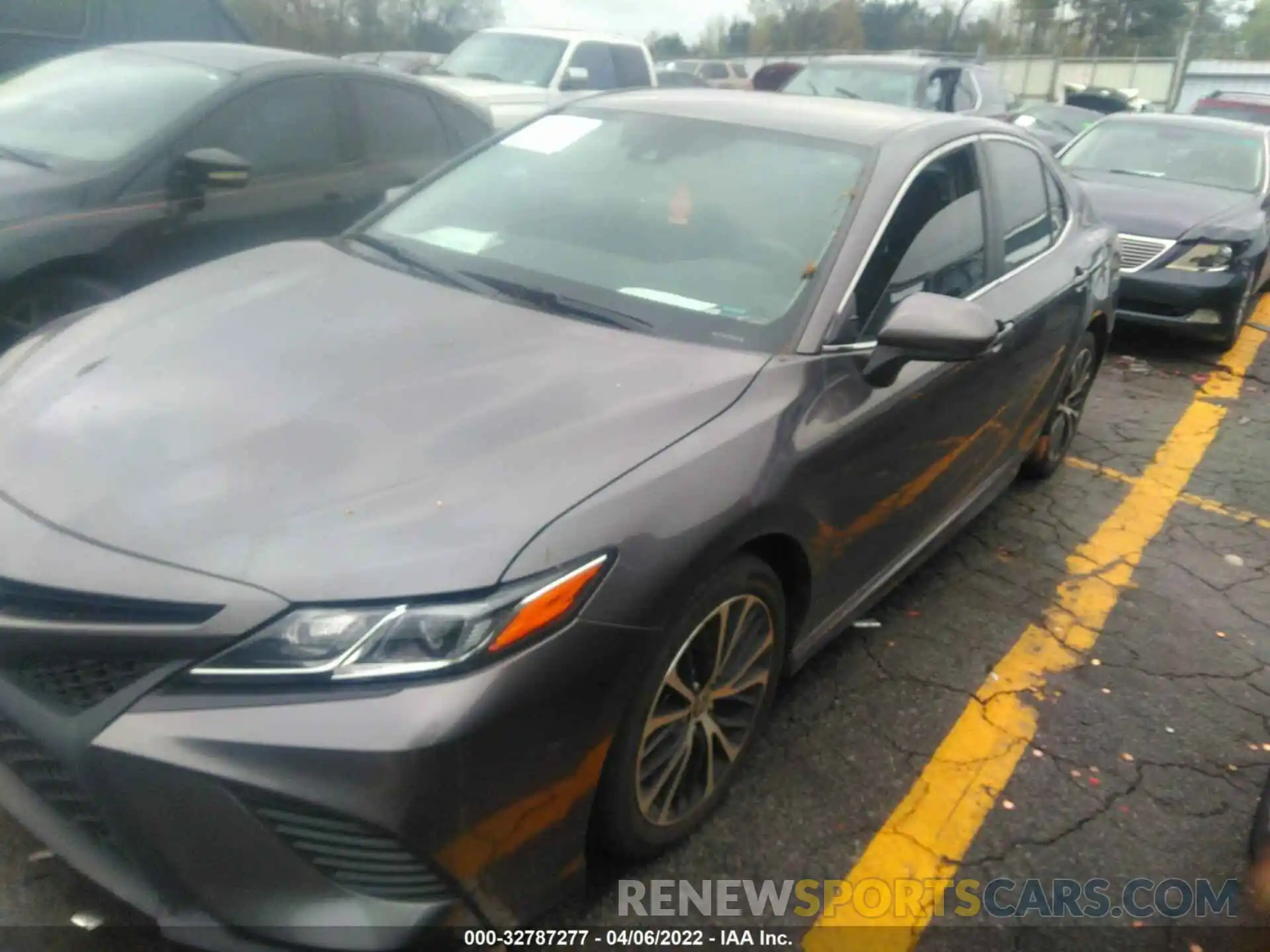 2 Photograph of a damaged car 4T1G11AK0LU979612 TOYOTA CAMRY 2020