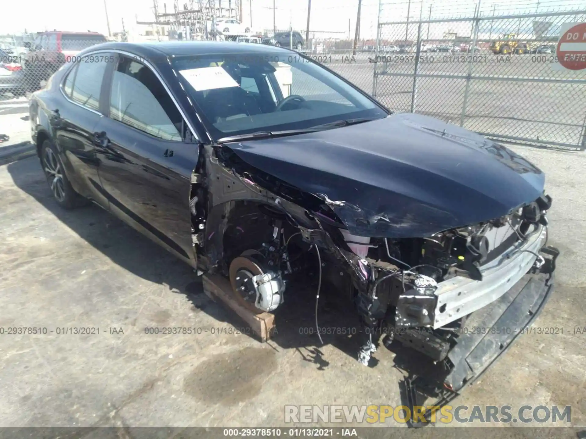 1 Photograph of a damaged car 4T1G11AK0LU981943 TOYOTA CAMRY 2020