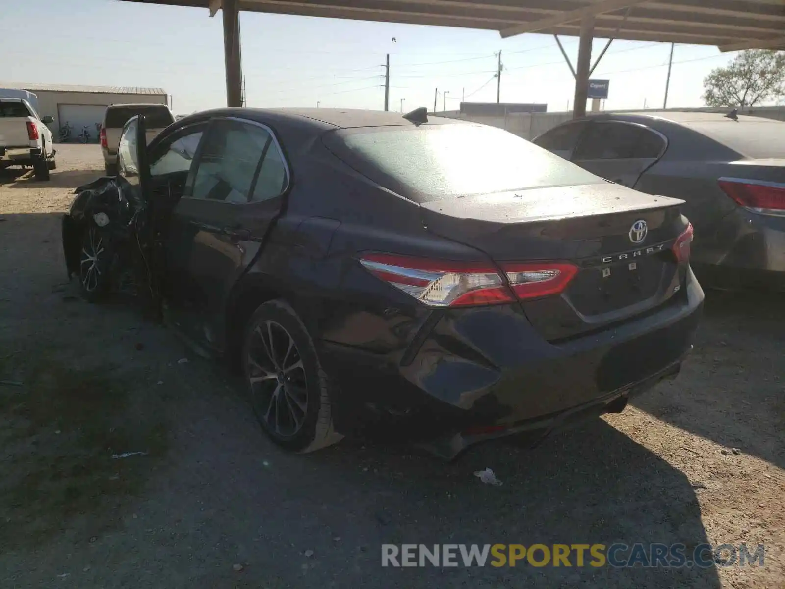 3 Photograph of a damaged car 4T1G11AK0LU986494 TOYOTA CAMRY 2020