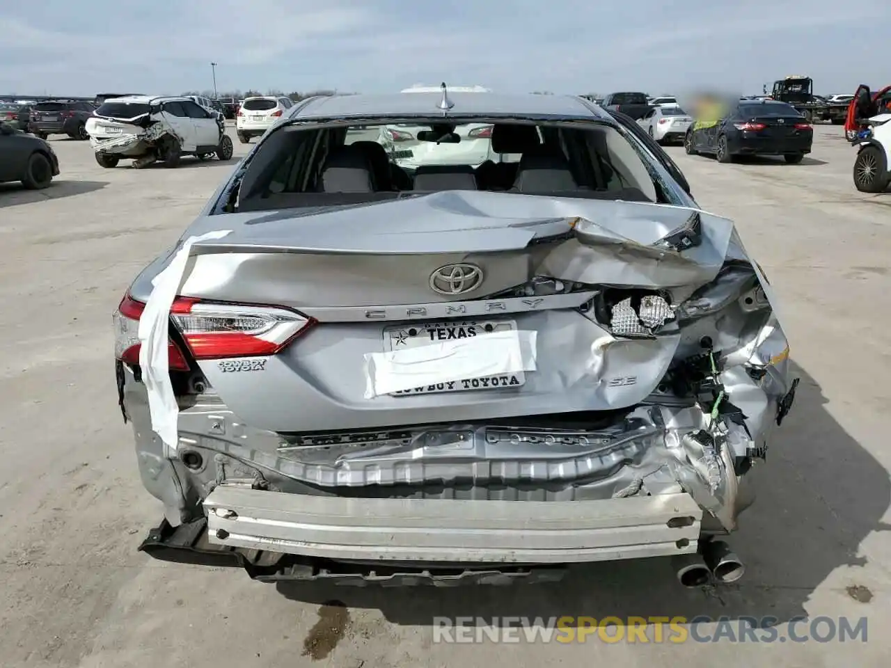 6 Photograph of a damaged car 4T1G11AK0LU988343 TOYOTA CAMRY 2020