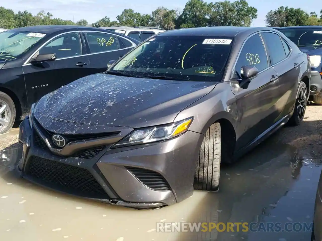 2 Photograph of a damaged car 4T1G11AK0LU995325 TOYOTA CAMRY 2020