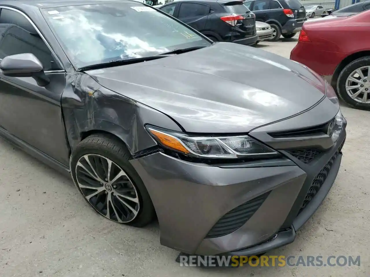 9 Photograph of a damaged car 4T1G11AK0LU995325 TOYOTA CAMRY 2020