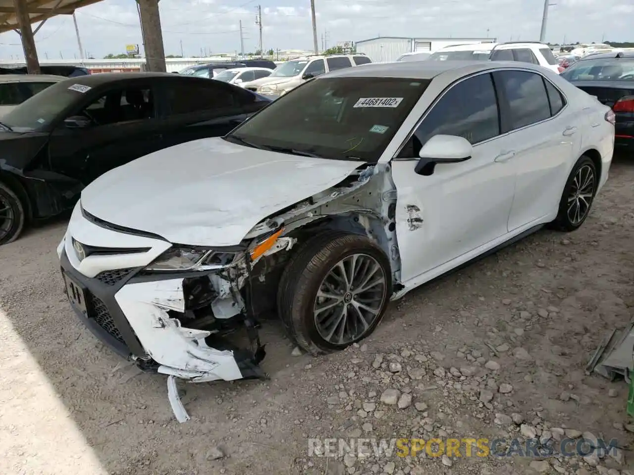 2 Photograph of a damaged car 4T1G11AK0LU998581 TOYOTA CAMRY 2020