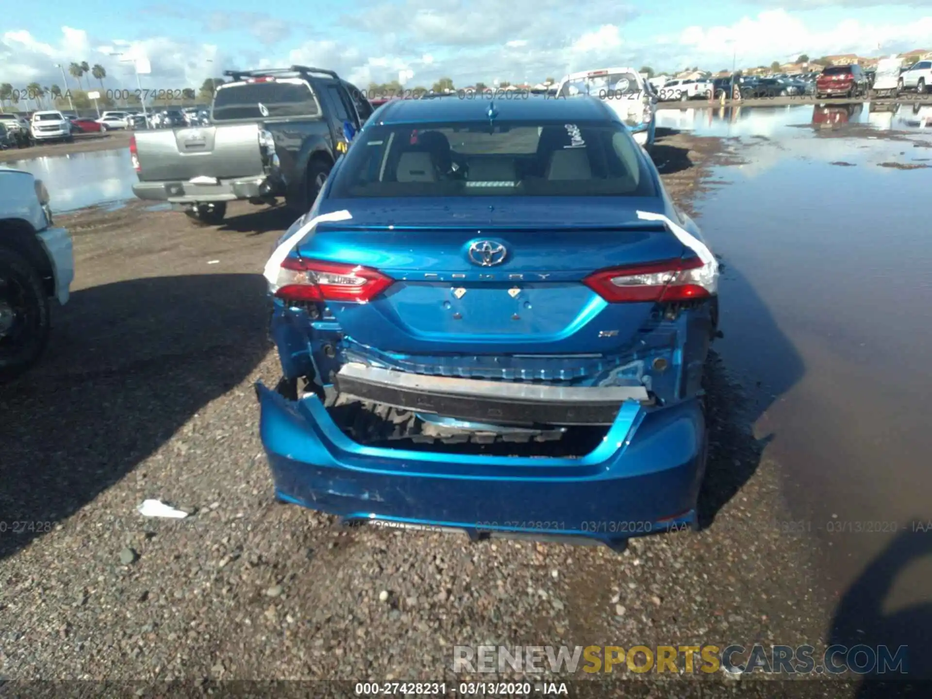 6 Photograph of a damaged car 4T1G11AK1LU302195 TOYOTA CAMRY 2020