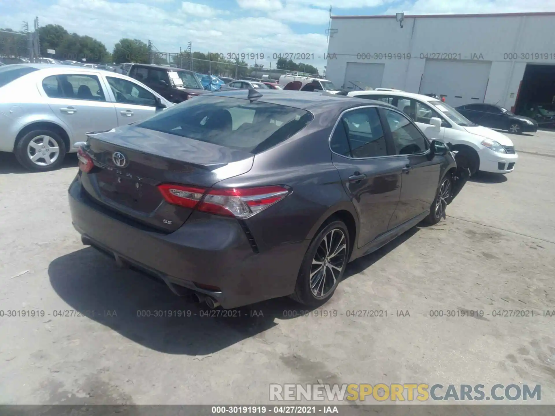 4 Photograph of a damaged car 4T1G11AK1LU304867 TOYOTA CAMRY 2020