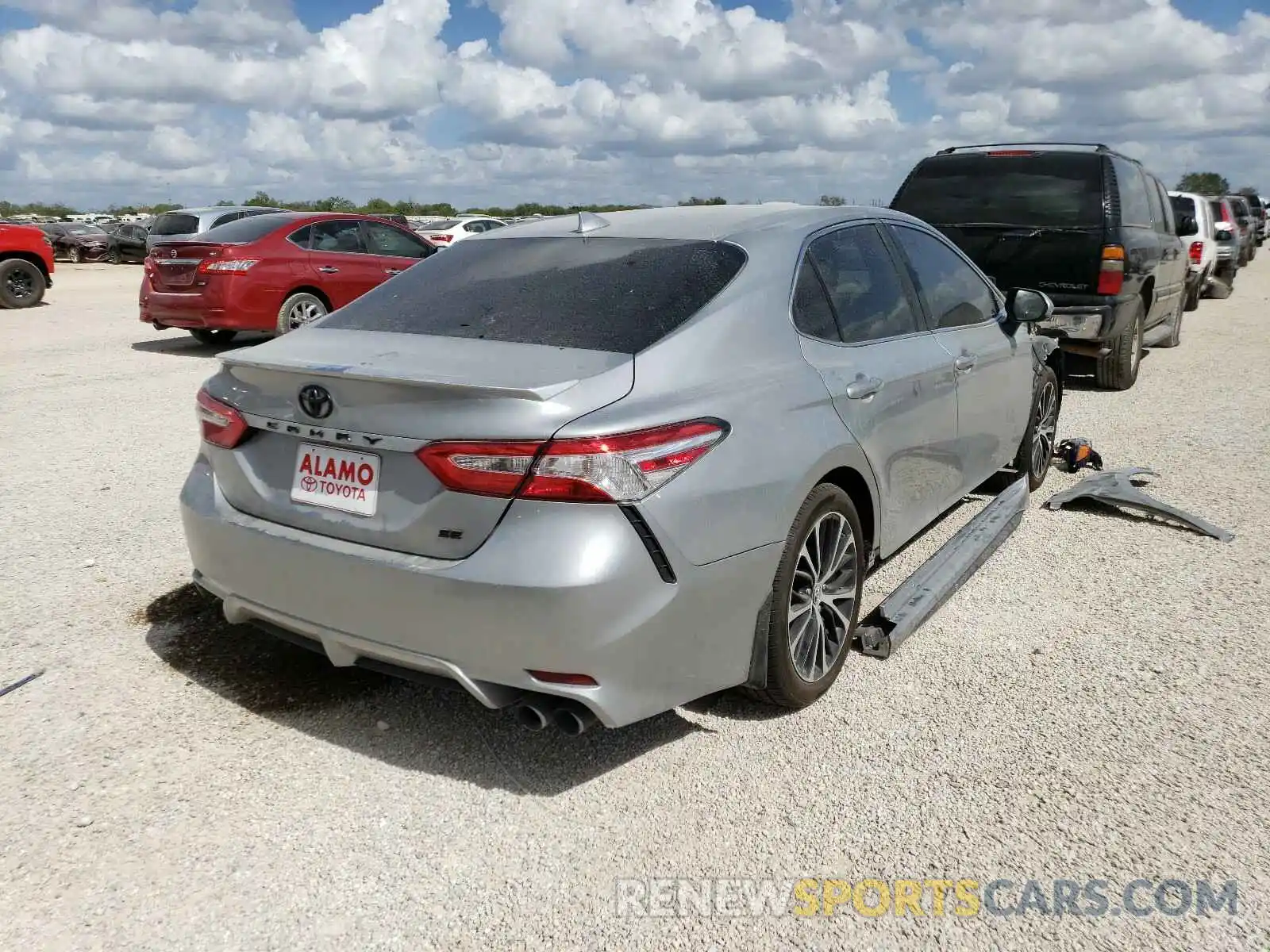 4 Photograph of a damaged car 4T1G11AK1LU304982 TOYOTA CAMRY 2020