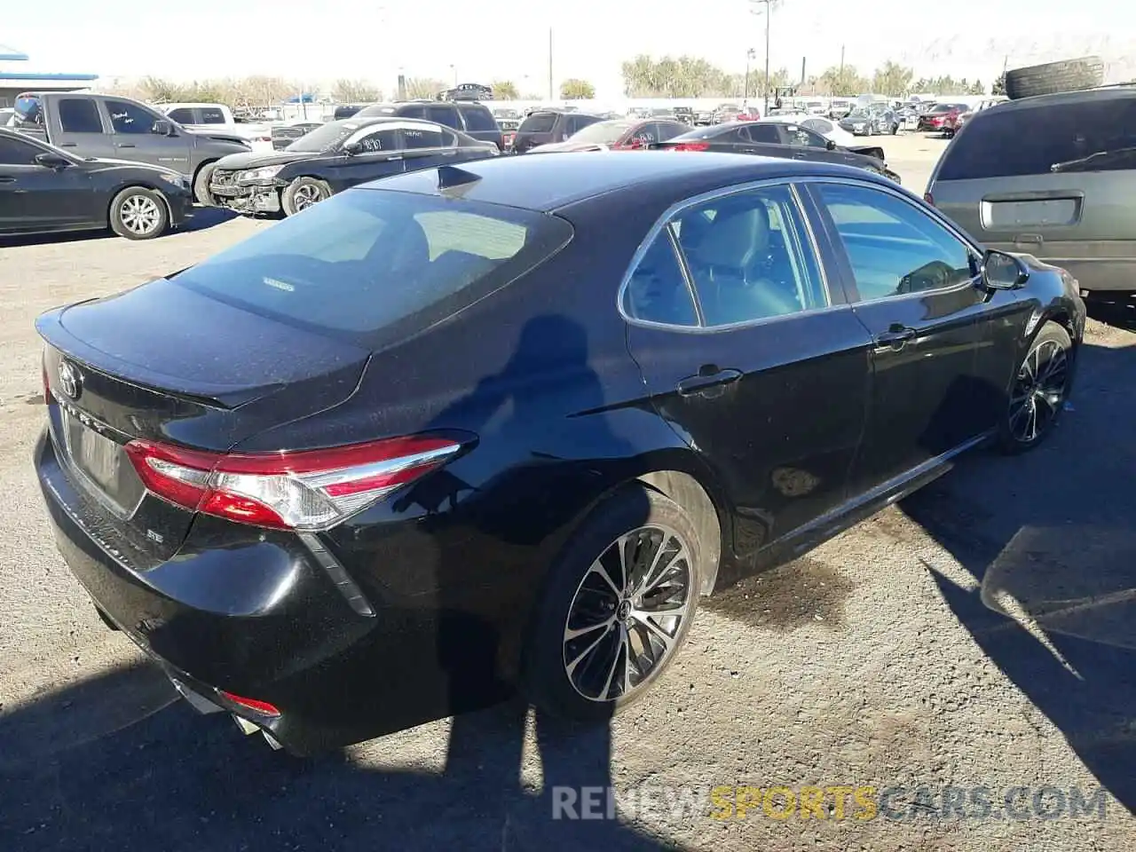 4 Photograph of a damaged car 4T1G11AK1LU305761 TOYOTA CAMRY 2020