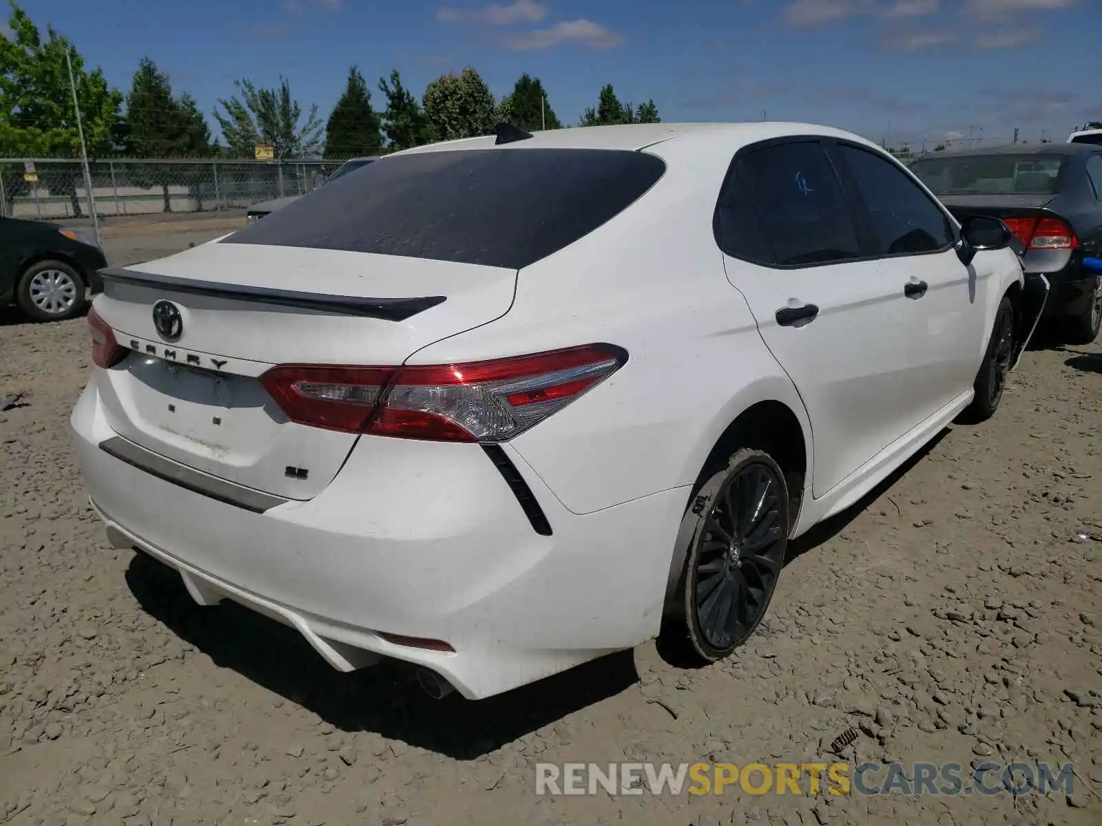 4 Photograph of a damaged car 4T1G11AK1LU310538 TOYOTA CAMRY 2020