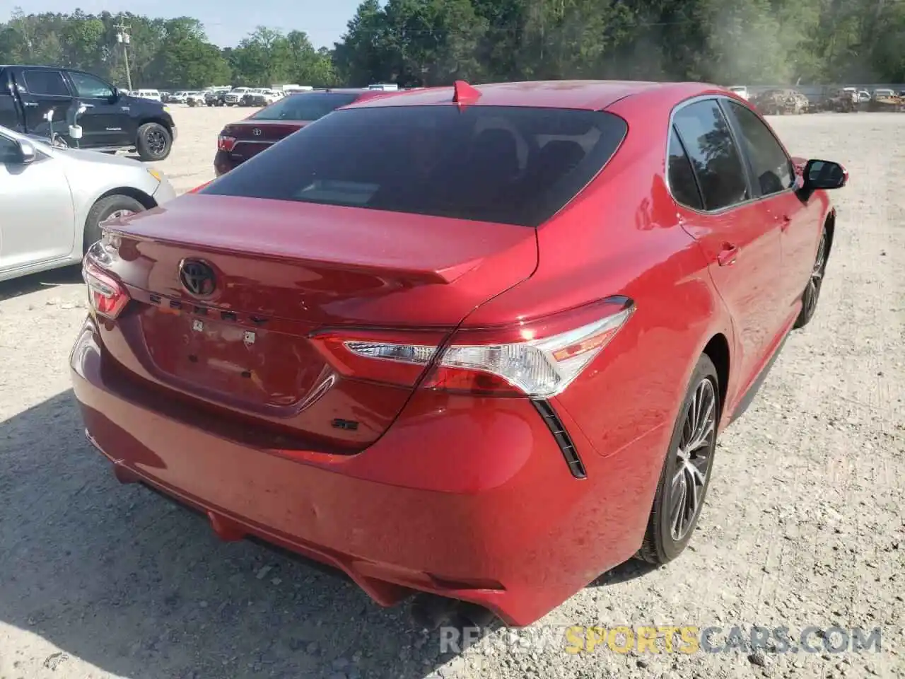 4 Photograph of a damaged car 4T1G11AK1LU317764 TOYOTA CAMRY 2020