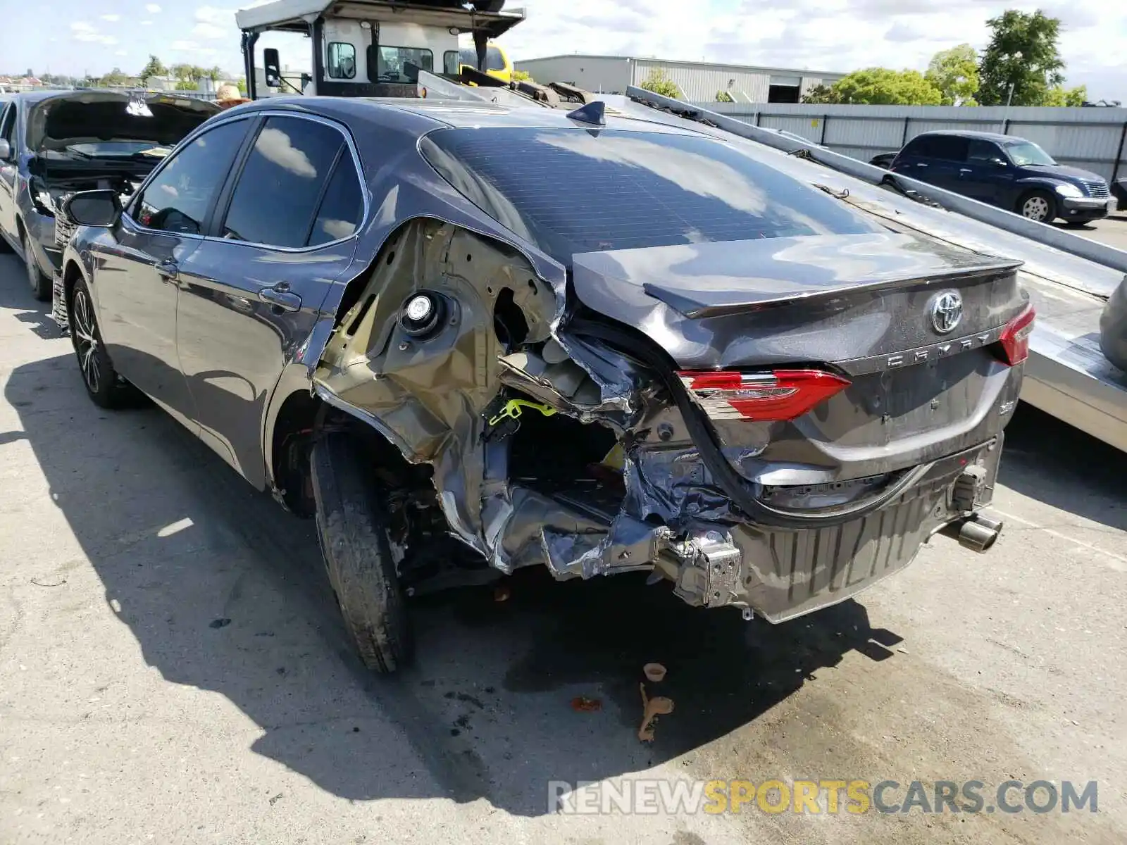 3 Photograph of a damaged car 4T1G11AK1LU318252 TOYOTA CAMRY 2020