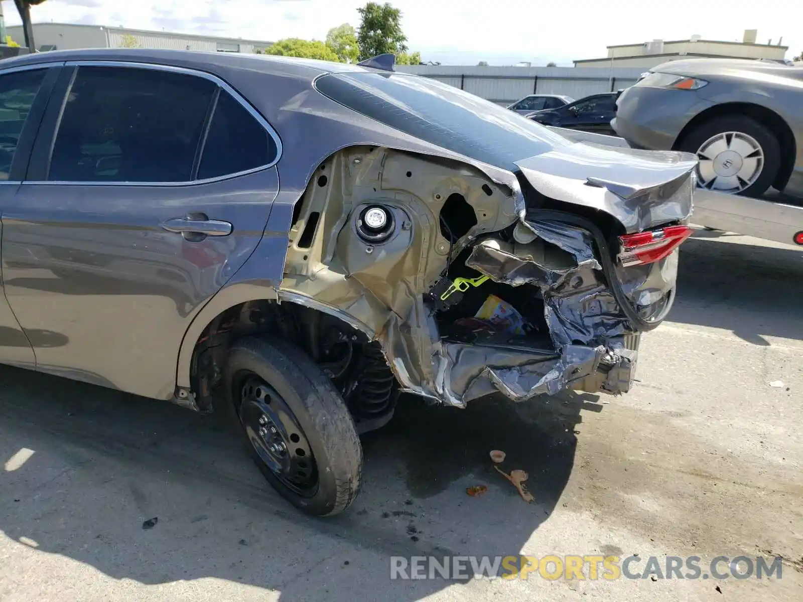 9 Photograph of a damaged car 4T1G11AK1LU318252 TOYOTA CAMRY 2020