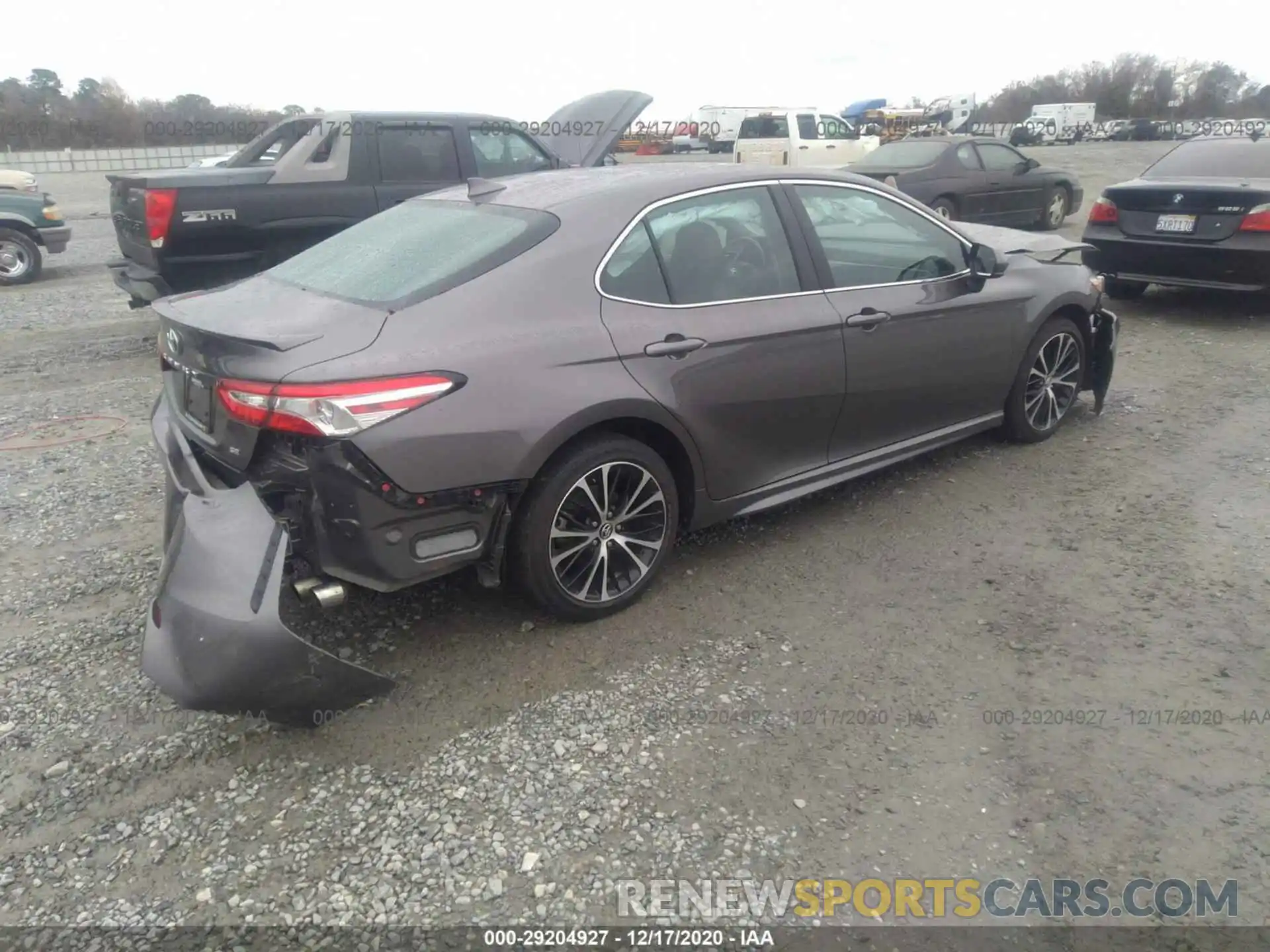 4 Photograph of a damaged car 4T1G11AK1LU324679 TOYOTA CAMRY 2020