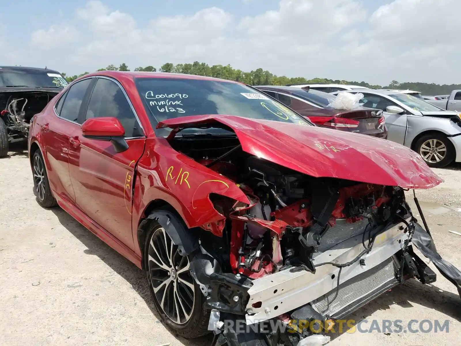 1 Photograph of a damaged car 4T1G11AK1LU325864 TOYOTA CAMRY 2020