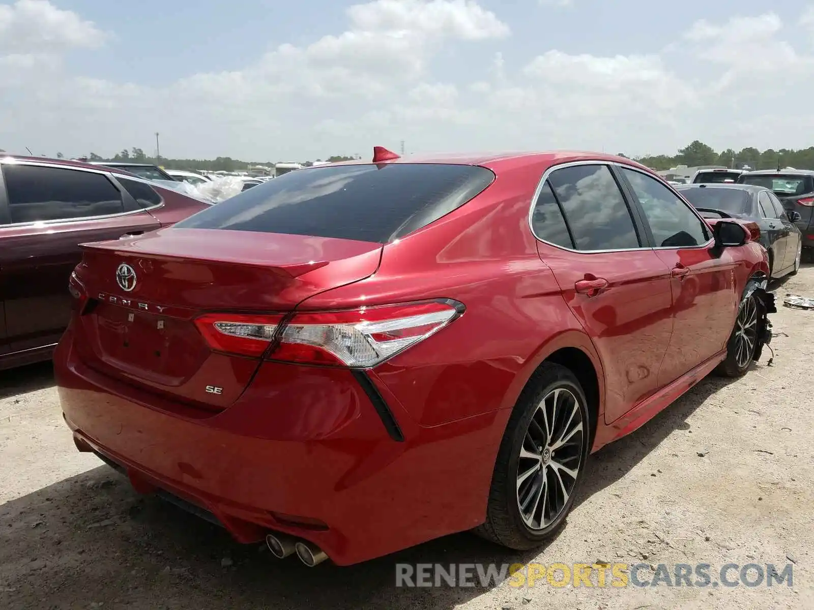 4 Photograph of a damaged car 4T1G11AK1LU325864 TOYOTA CAMRY 2020